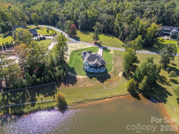 438 Mapleton Lane, Columbus, NC 28722