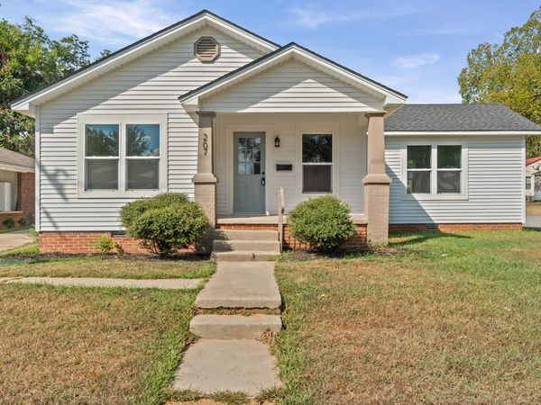 207 N. Sowell St., Searcy, AR 72143