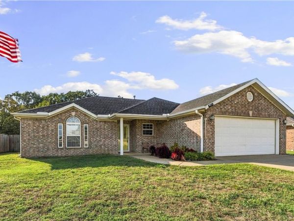 551 Steepro Drive , Centerton, AR 72719
