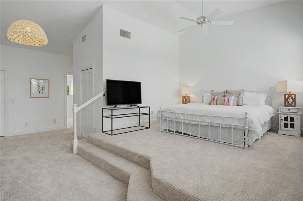 560 N Monterey Drive, Indian River Shores, FL 32963 Photo