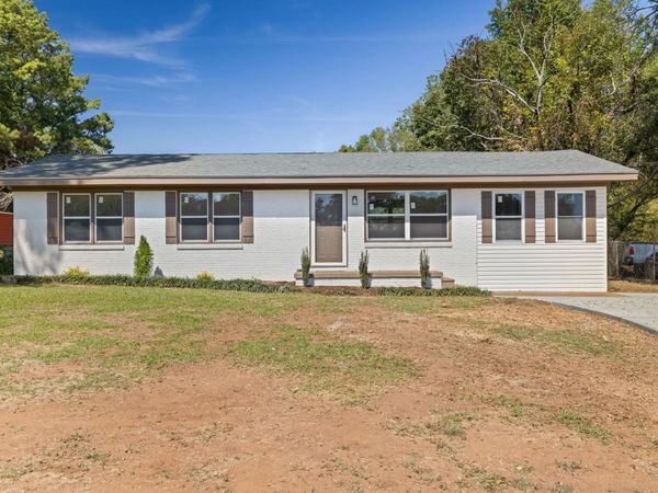 1307 Richton Ave, Tuscumbia, AL 35674