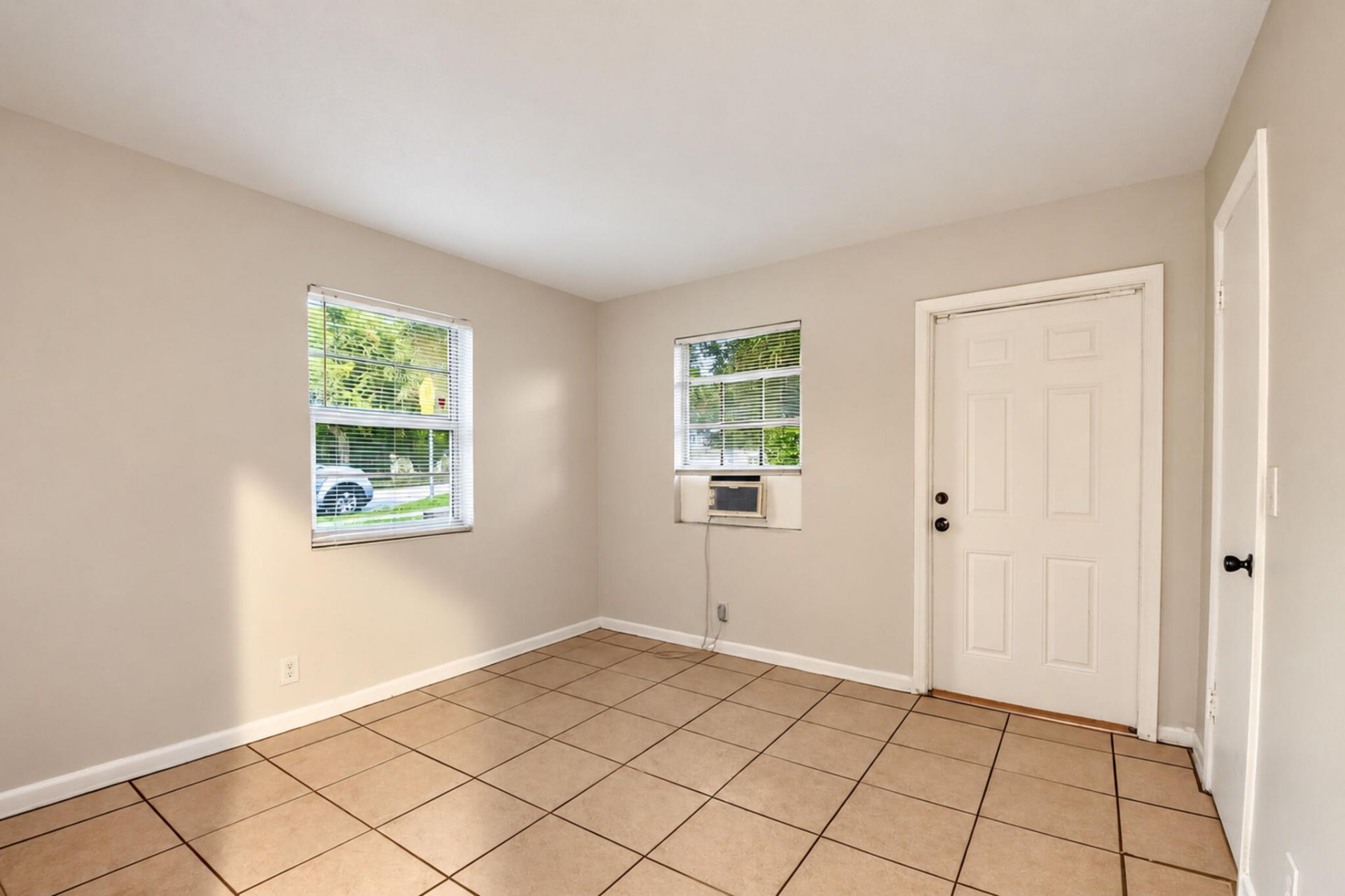 633 10th Street, Unit 1-5, West Palm Beach, FL 33422 Photo