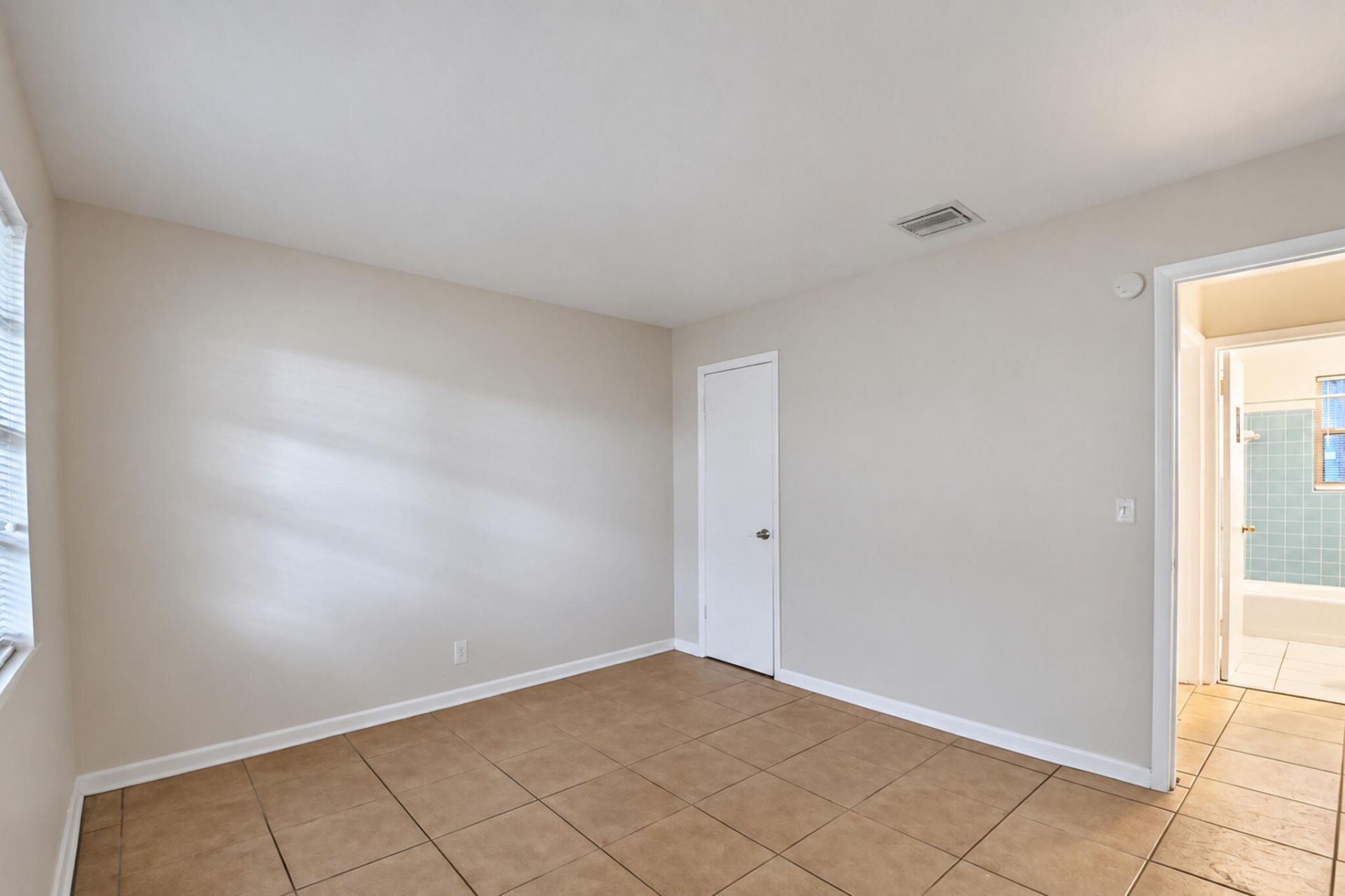 633 10th Street, Unit 1-5, West Palm Beach, FL 33422 Photo
