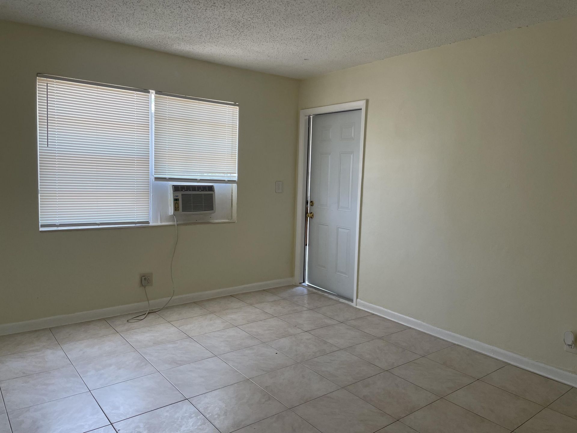 633 10th Street, Unit 1-5, West Palm Beach, FL 33422 Photo