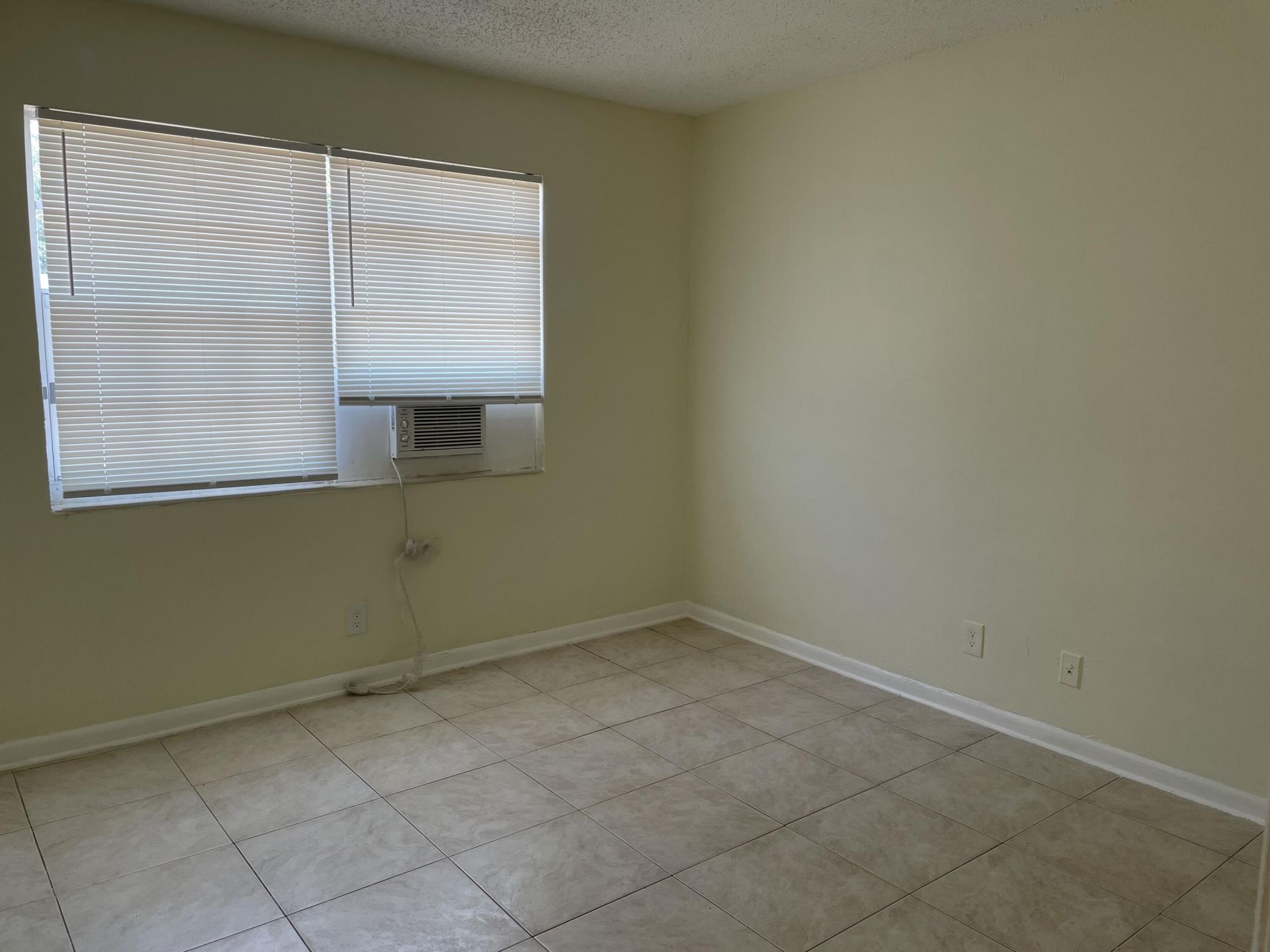 633 10th Street, Unit 1-5, West Palm Beach, FL 33422 Photo