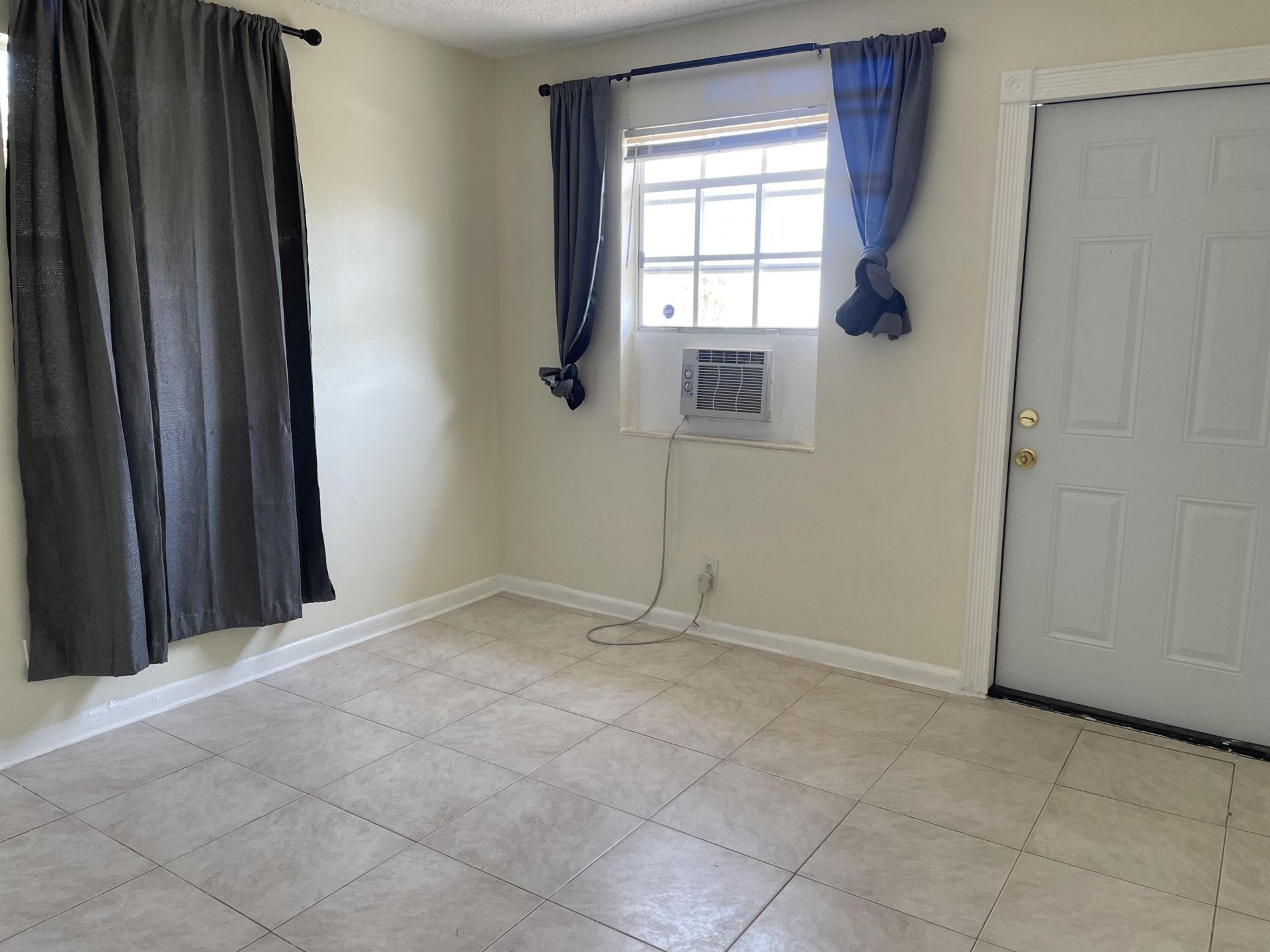 633 10th Street, Unit 1-5, West Palm Beach, FL 33422 Photo