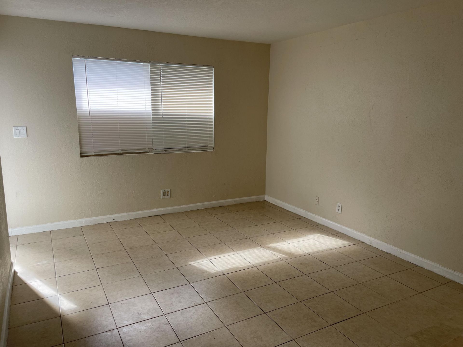 633 10th Street, Unit 1-5, West Palm Beach, FL 33422 Photo