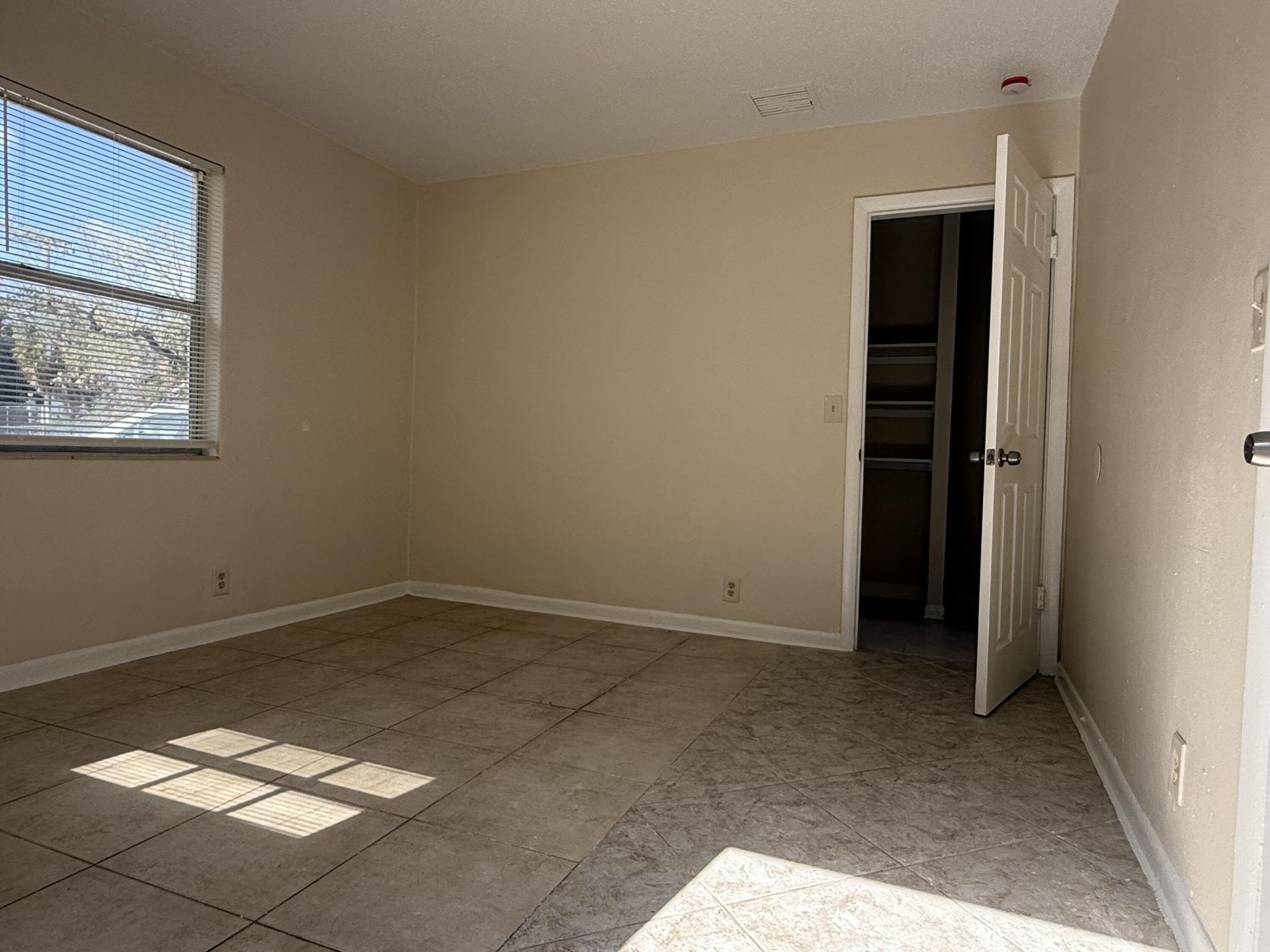 633 10th Street, Unit 1-5, West Palm Beach, FL 33422 Photo