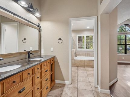 129 Chesterfield Way, Folsom, CA 95630 Photo