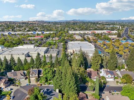 129 Chesterfield Way, Folsom, CA 95630 Photo