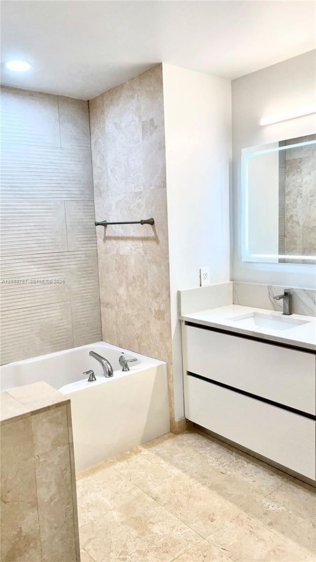 3001 NE 185th St , Unit 421, Aventura, FL 33180 Photo