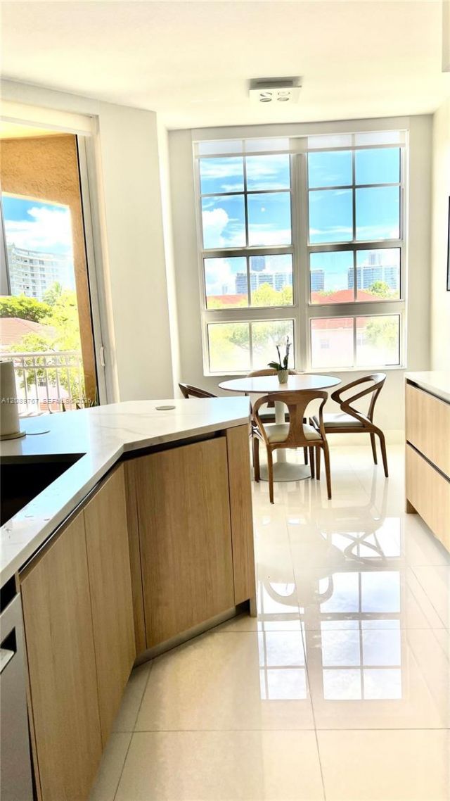 3001 NE 185th St , Unit 421, Aventura, FL 33180 Photo