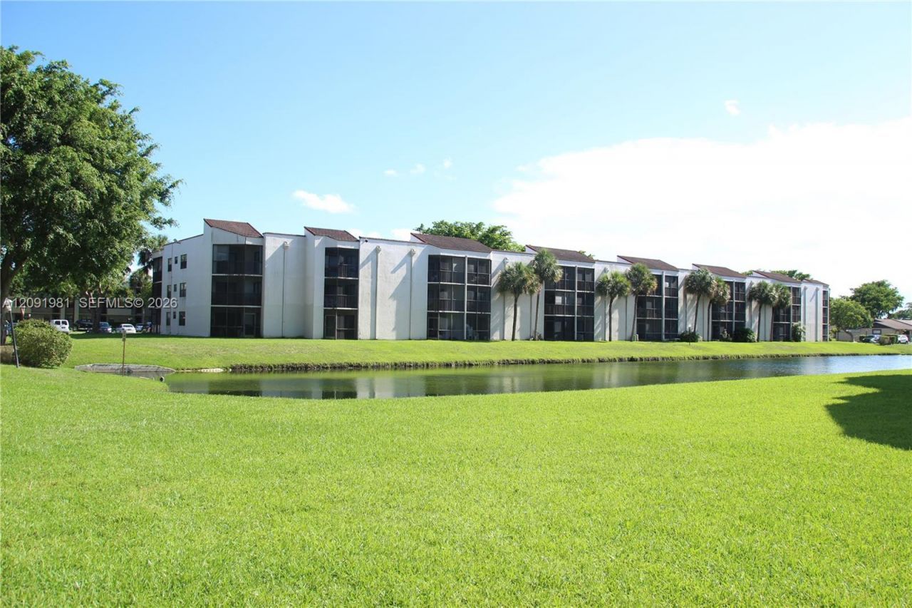 3470 Foxcroft Rd , Unit 111, Miramar, FL 33025 Photo