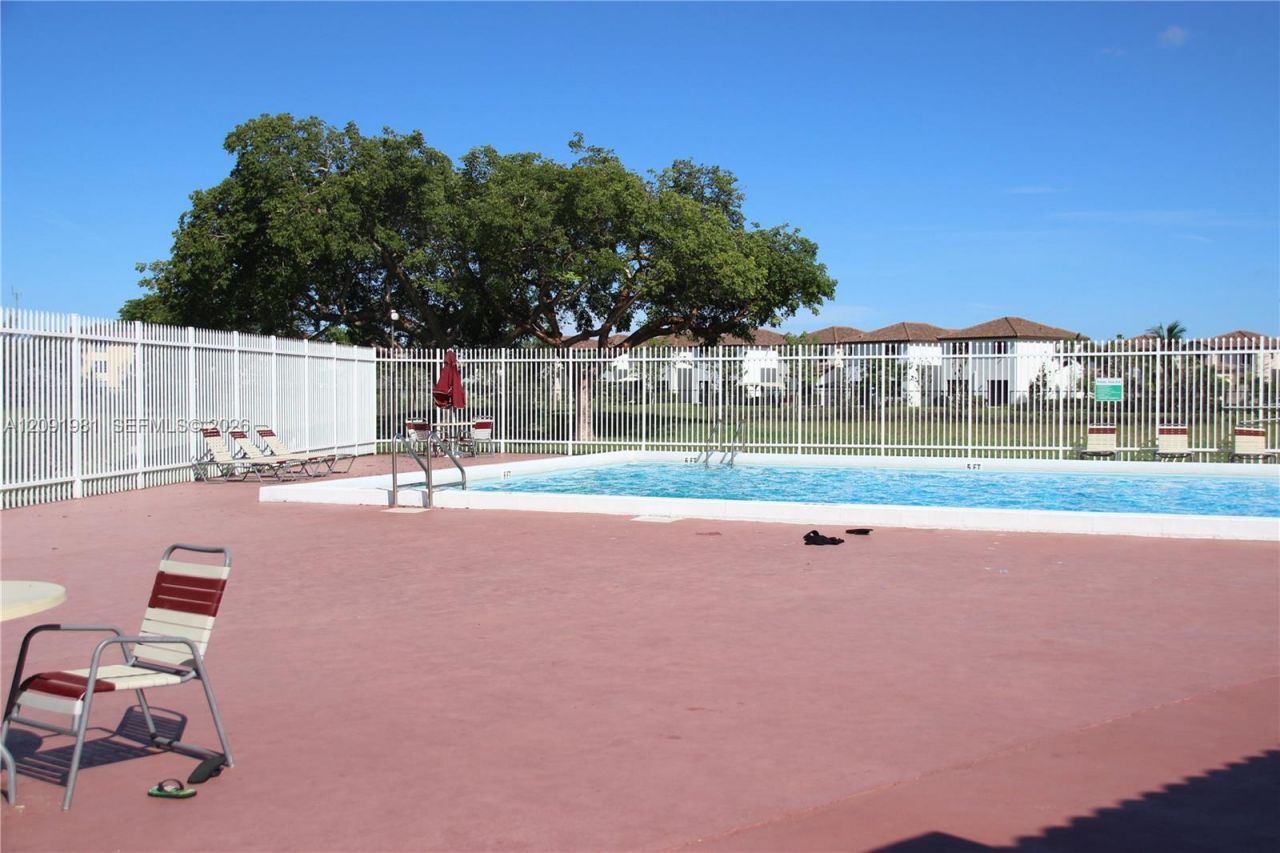 3470 Foxcroft Rd , Unit 111, Miramar, FL 33025 Photo