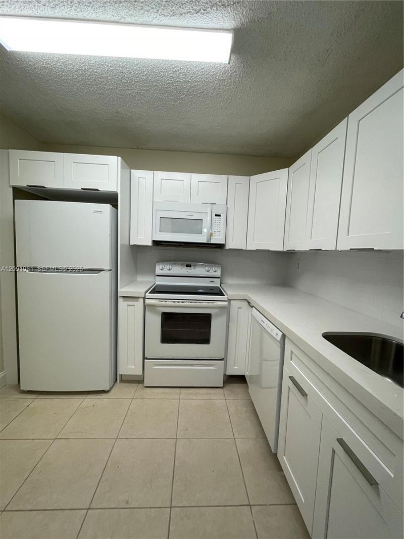 3470 Foxcroft Rd , Unit 111, Miramar, FL 33025 Photo