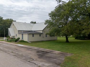 812 Lafayette Street, Brock, NE 68320