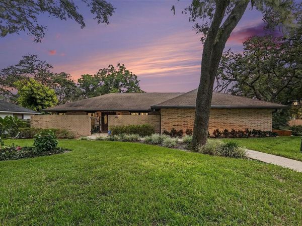201 WILD OAK DRIVE , BRANDON, FL 33511