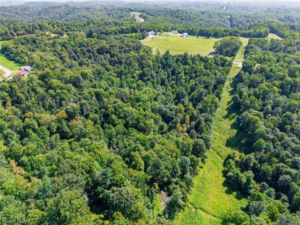 Kings Ridge Road , Newcomerstown, OH 43832