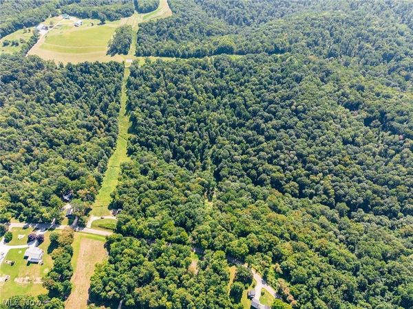 Kings Ridge Road , Newcomerstown, OH 43832