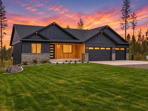6703 E Elk Chattaroy Rd, Chattaroy, WA 99003