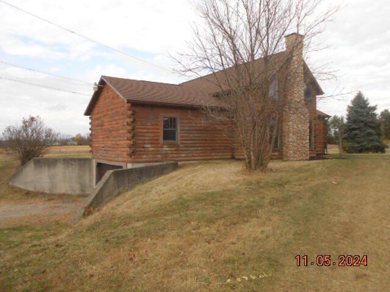 4885 Wolfe Road, Lima, OH 45807 Photo 2