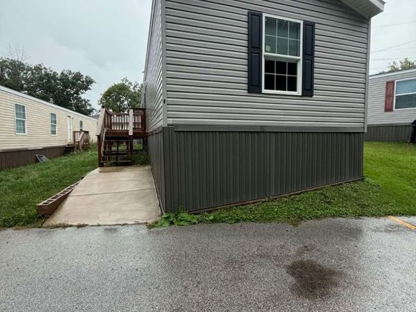 1301 Devils Glen Road , Unit 8, Bettendorf, IA 52722