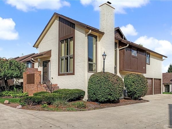 1221 Chevington Court, Unit 16A, Centerville, OH 45459