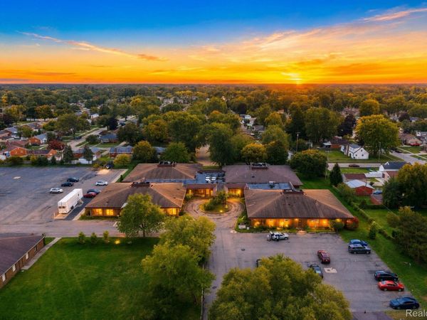 8560 N Silvery Lane , Dearborn Heights, Mi 48127