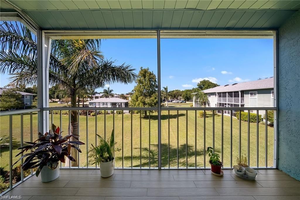 144 Cypress Way E, Unit 707, Naples, FL 34110 Photo