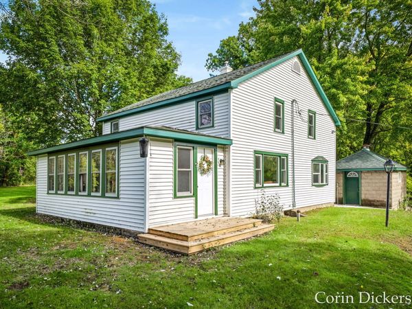 10860 Douglas Avenue, Plainwell, MI 49080