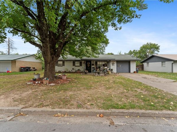 718 Morrison Place , Springdale, AR 72762