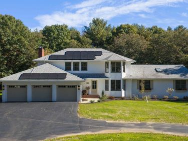 316 Walnut Plain Rd, Rochester, MA 02770