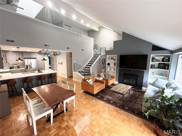 4453 W Pine Boulevard, Unit 10, St Louis, MO 63108