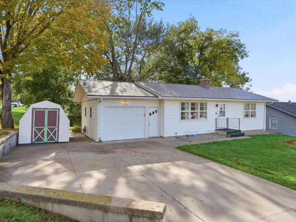 218 Maple Street, Le Sueur, MN 56058