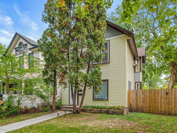 2745 29th Avenue S, Minneapolis, MN 55406