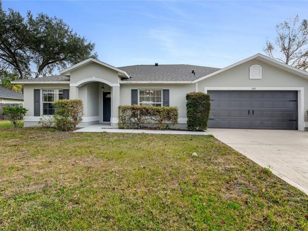 209 PARKVIEW DRIVE , PALM COAST, FL 32164