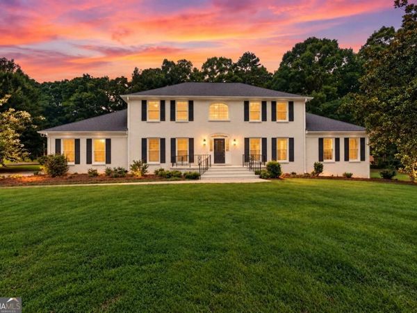 560 Hawthorne Drive, Fayetteville, GA 30214
