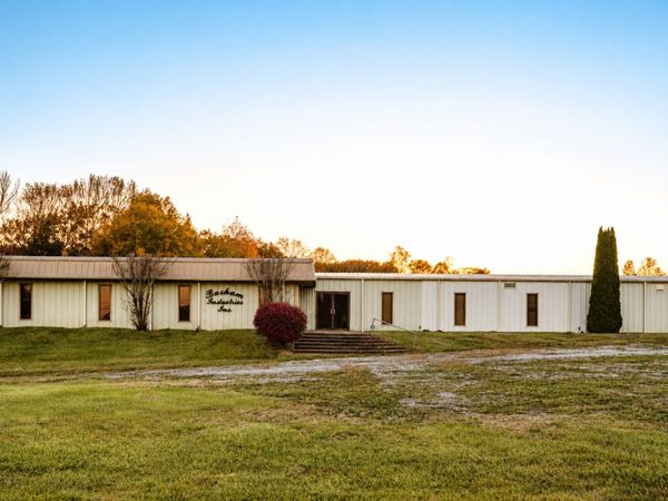 10325 SR 56 , Coalmont, TN 37313