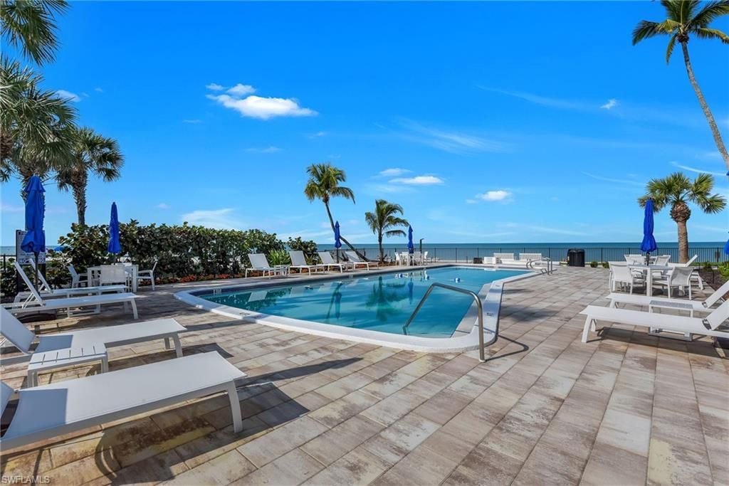 2121 Gulf Shore Blvd N, Unit 402, Naples, FL 34102 Photo