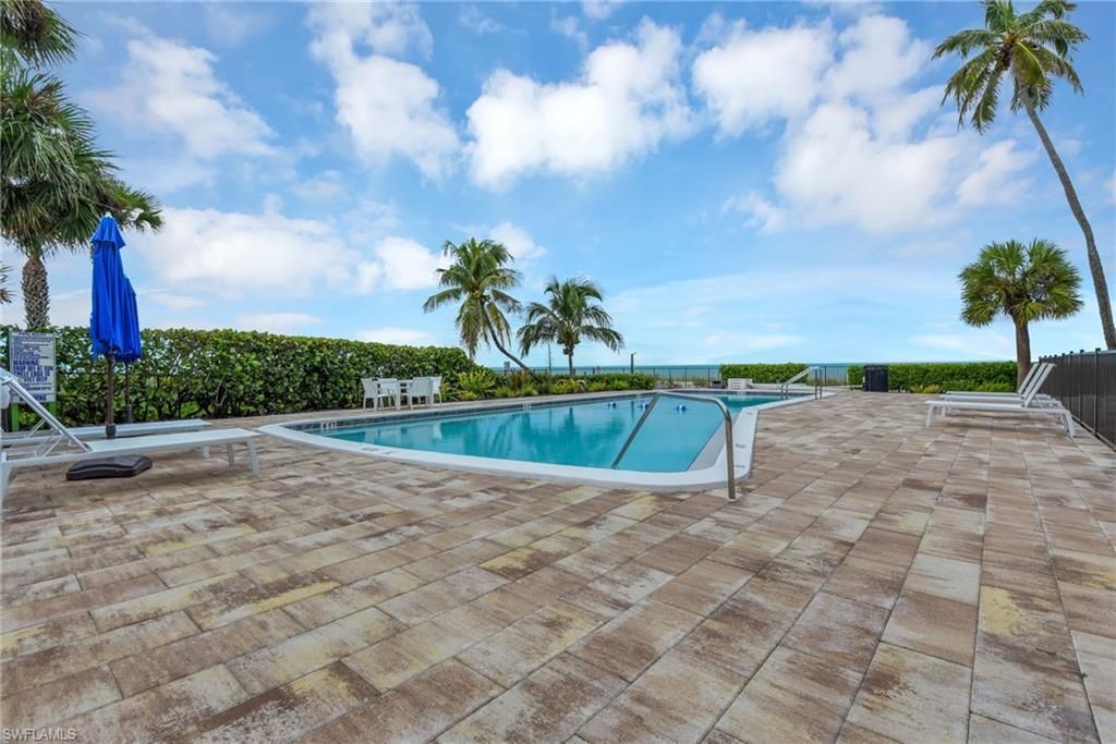 2121 Gulf Shore Blvd N, Unit 402, Naples, FL 34102 Photo