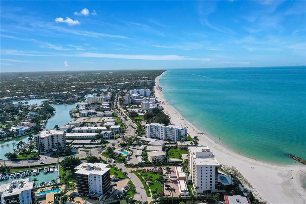 2121 Gulf Shore Blvd N, Unit 402, Naples, FL 34102 Photo