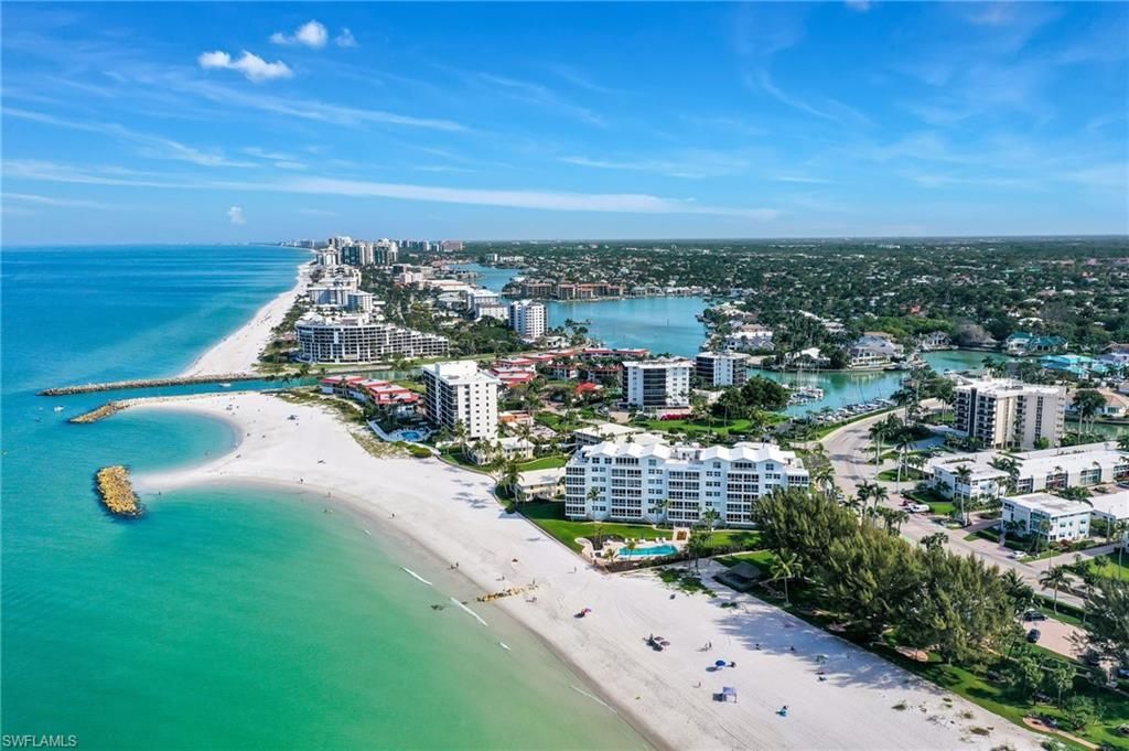 2121 Gulf Shore Blvd N, Unit 402, Naples, FL 34102 Photo