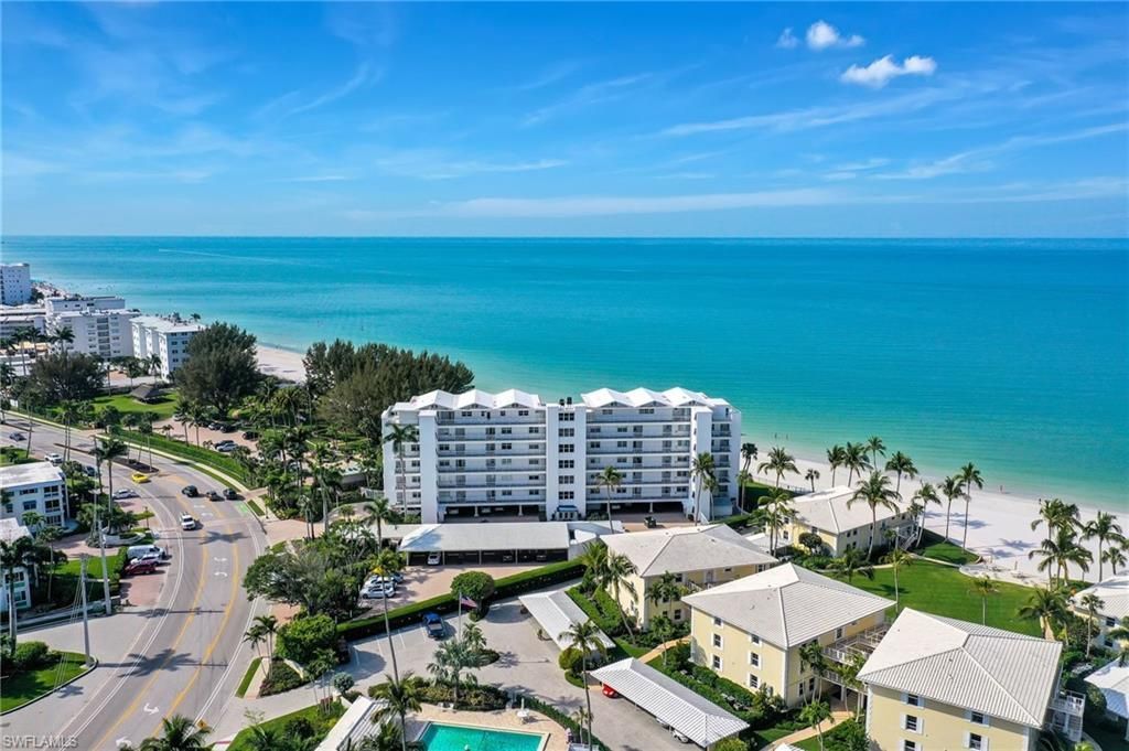 2121 Gulf Shore Blvd N, Unit 402, Naples, FL 34102 Photo