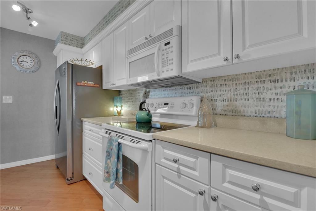 2121 Gulf Shore Blvd N, Unit 402, Naples, FL 34102 Photo