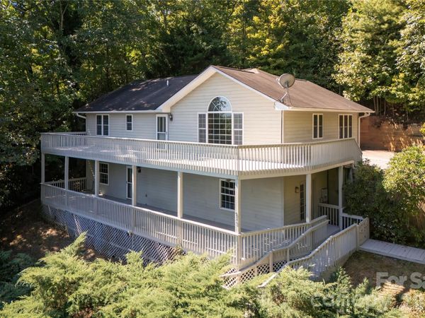 219 Greens View Drive, Horse Shoe, NC 28742
