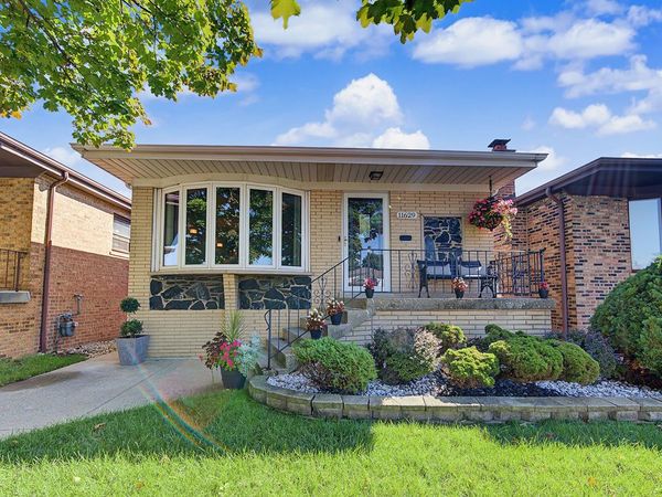 11629 S Avenue J , Chicago, IL 60617