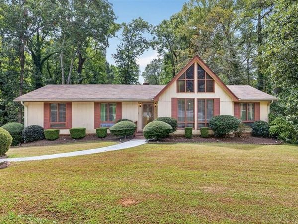 4421 Buckingham Circle , Decatur, GA 30035
