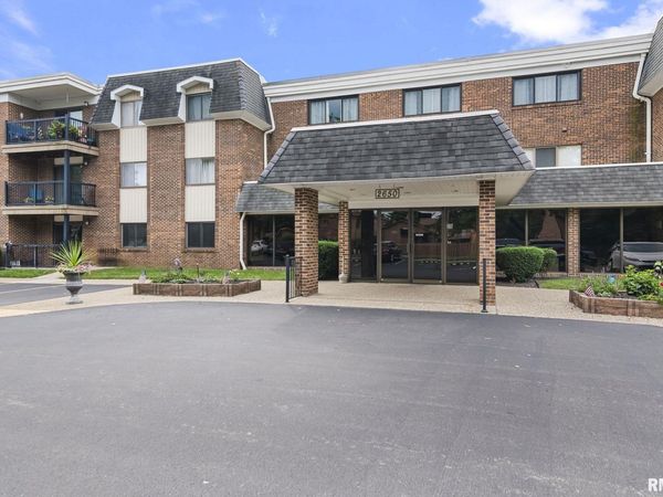 2650 COOPER Avenue, Unit 105, Springfield, IL 62704
