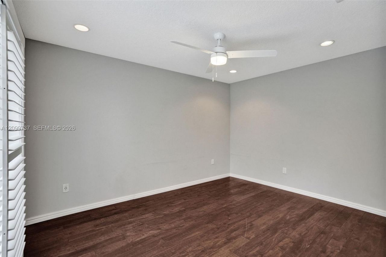1620 Weeping Willow Way , Hollywood, FL 33019 Photo
