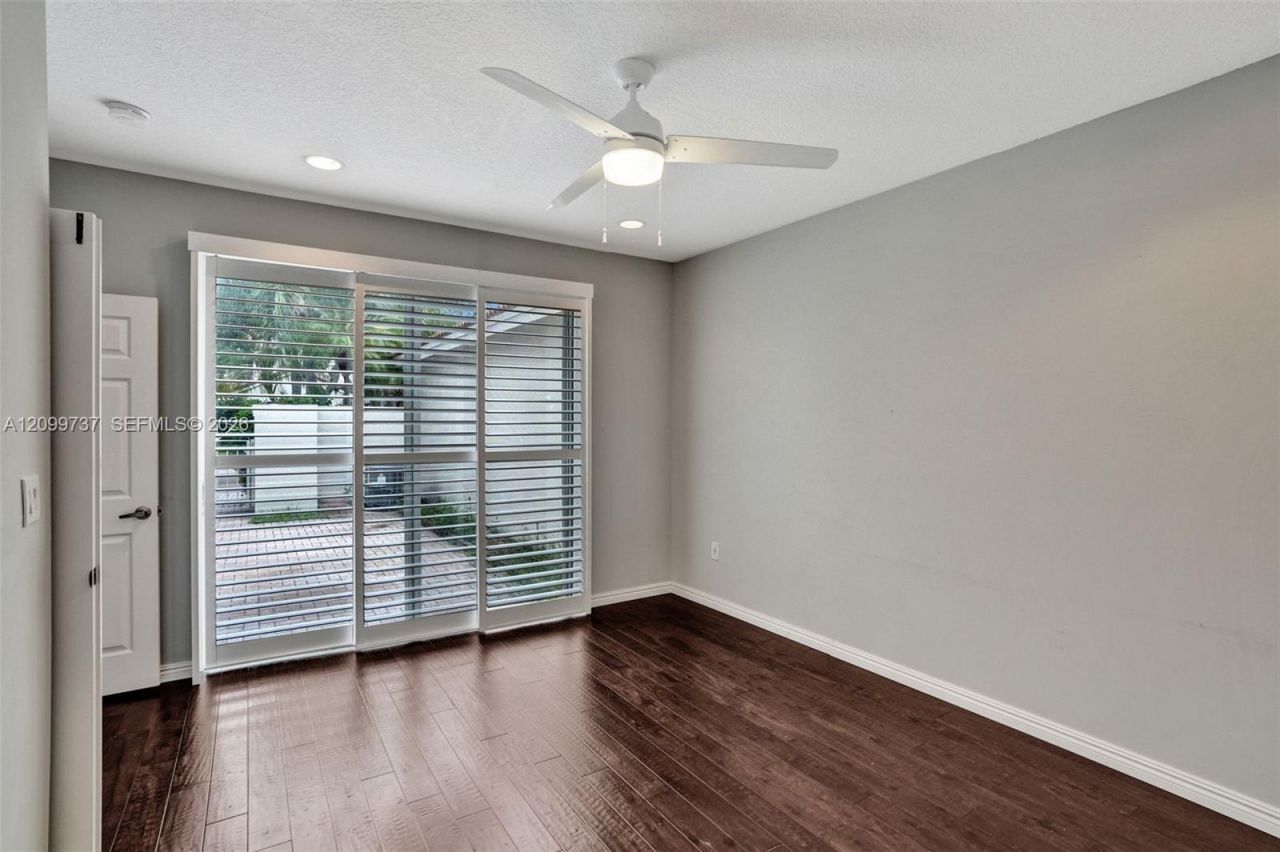 1620 Weeping Willow Way , Hollywood, FL 33019 Photo